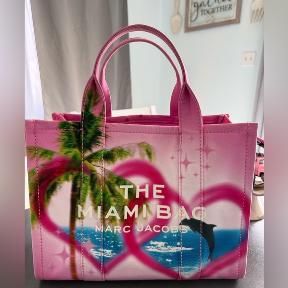 Marc Jacobs Heart-Patterned Pink Tote - Picture 2 of 6